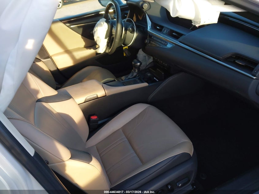2019 Lexus ES
