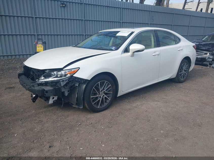 2016 Lexus ES