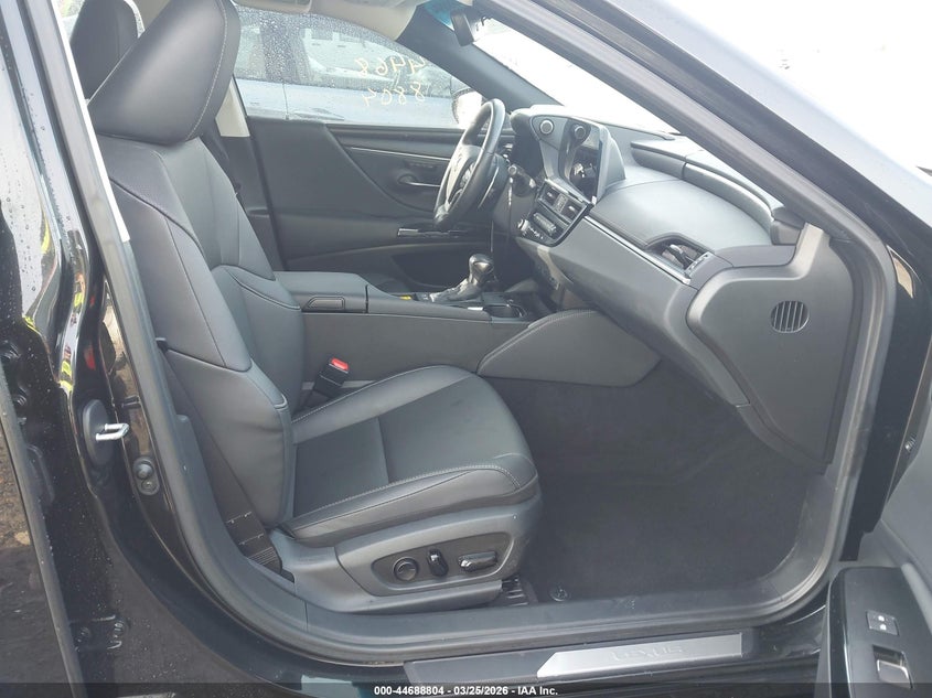 2025 Lexus ES