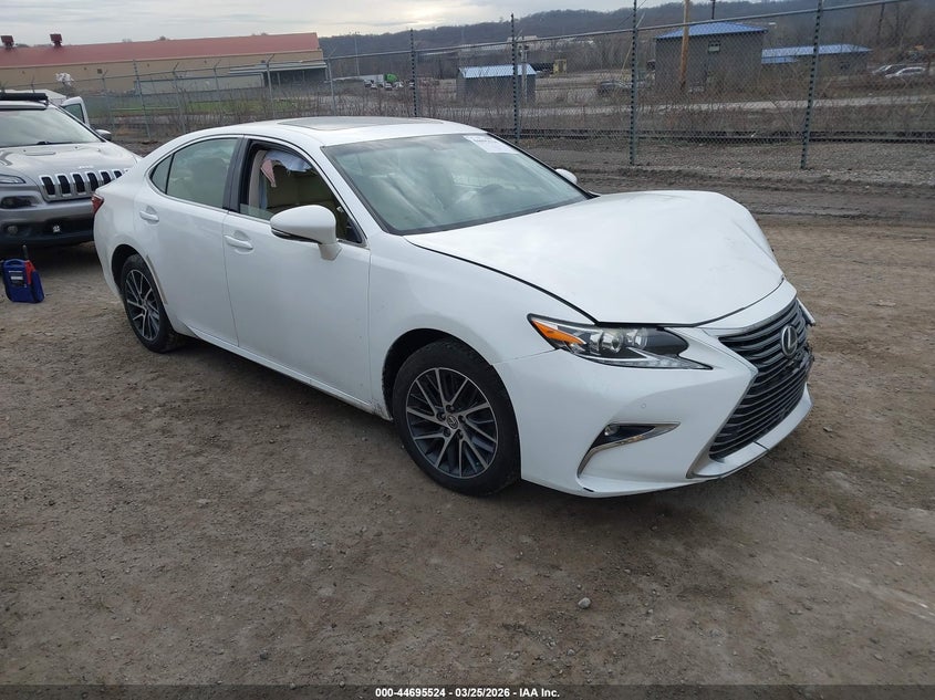2016 Lexus ES