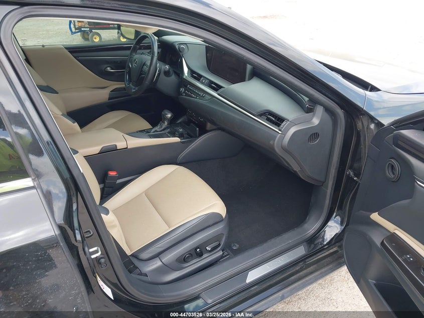 2019 Lexus ES