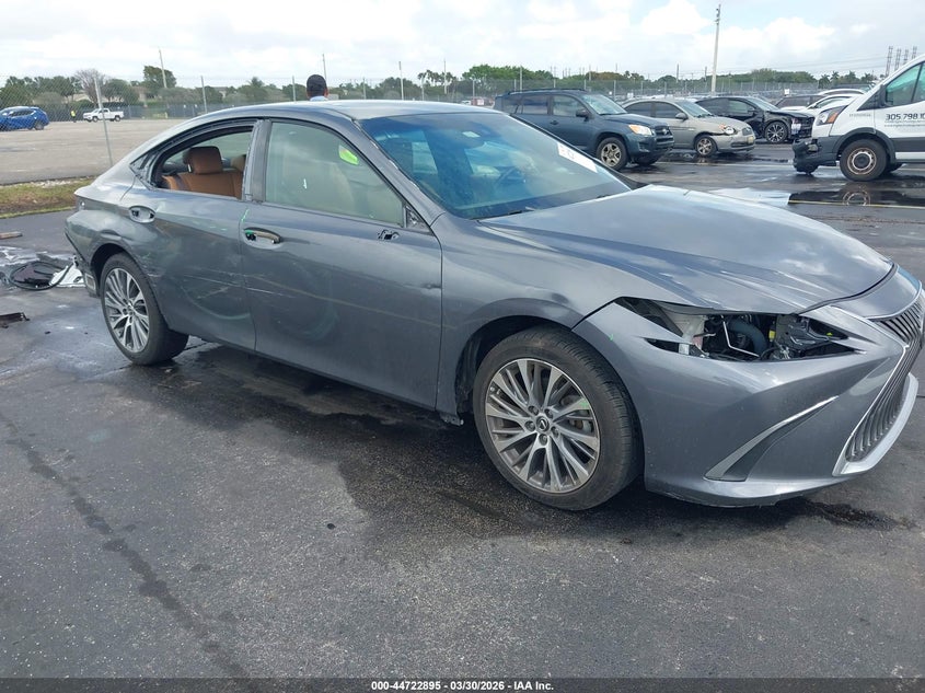 2019 Lexus ES
