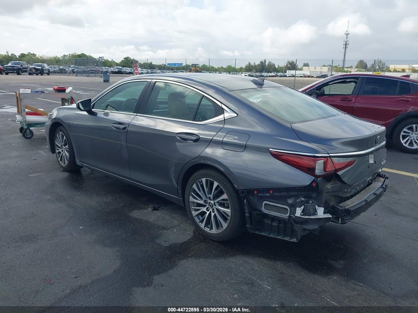 2019 Lexus ES