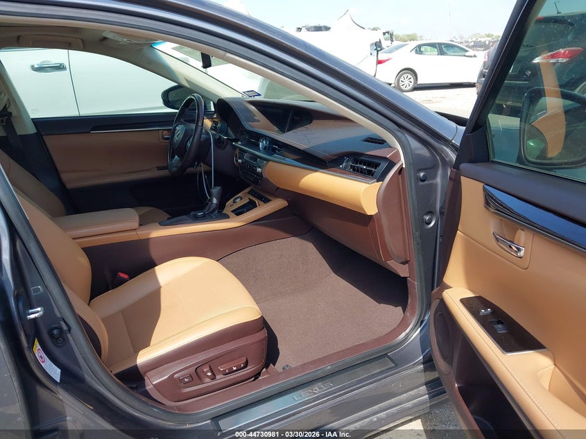 2016 Lexus ES