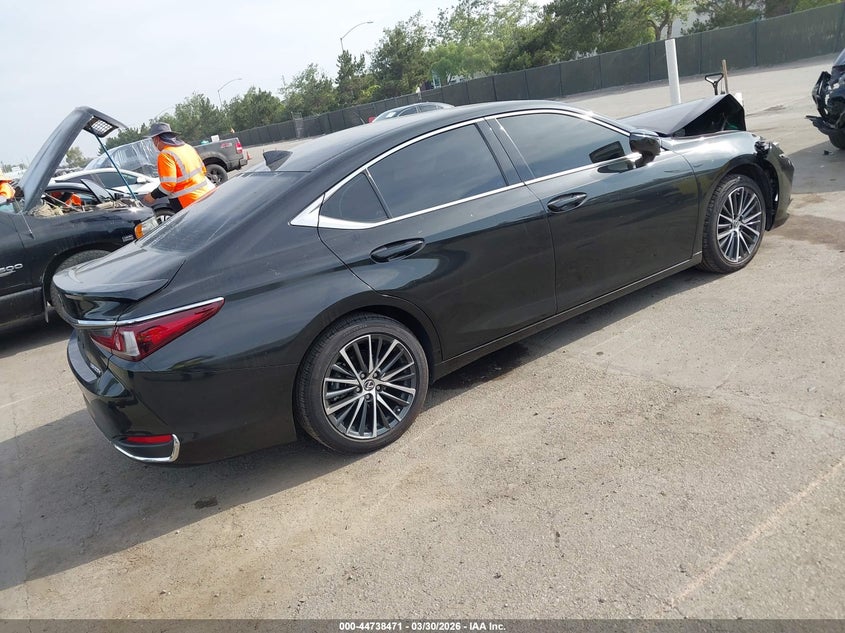 2025 Lexus ES