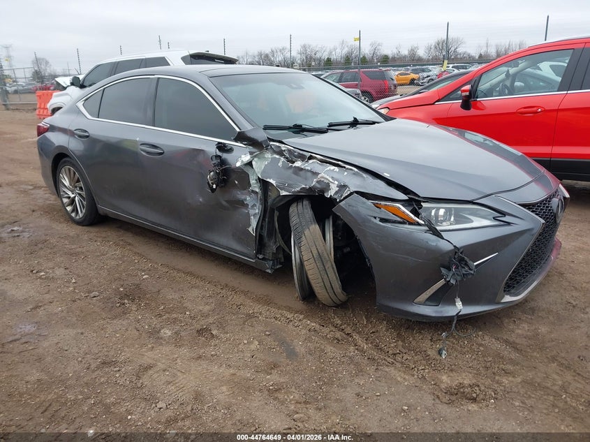 2019 Lexus ES