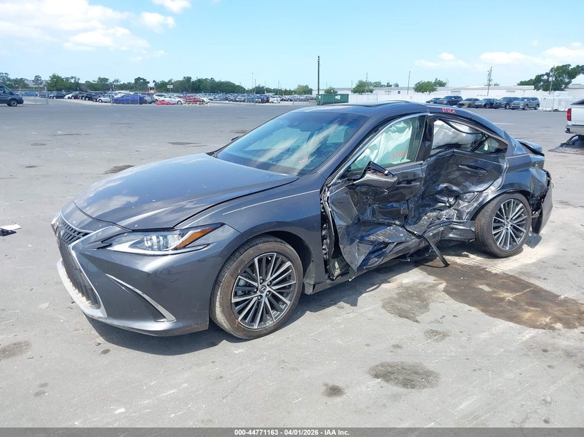2025 Lexus ES