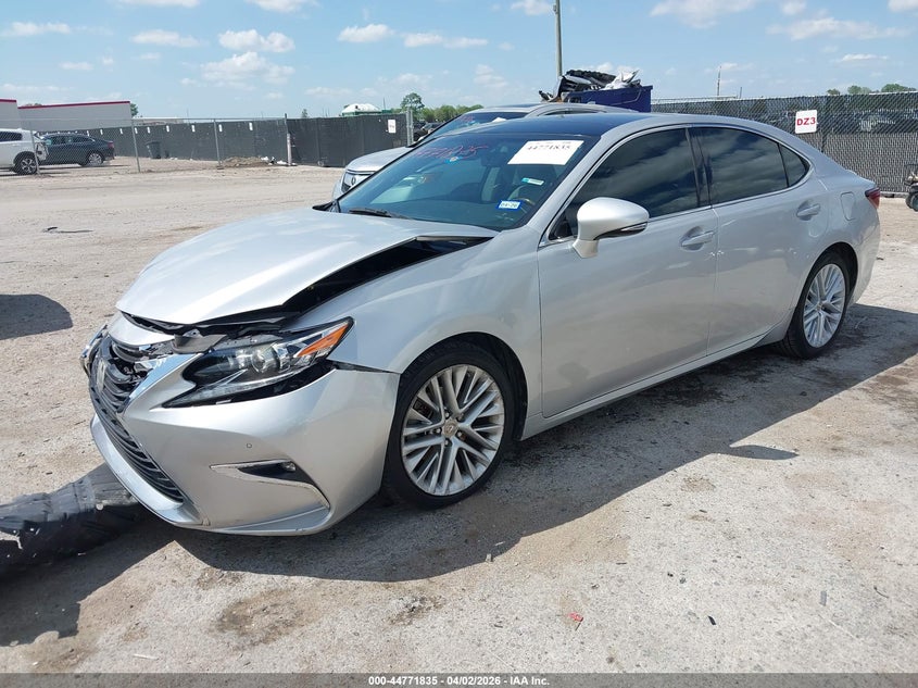 2016 Lexus ES