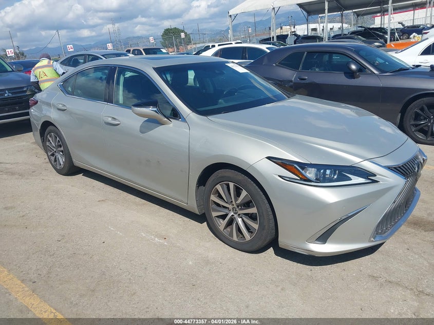 2019 Lexus ES