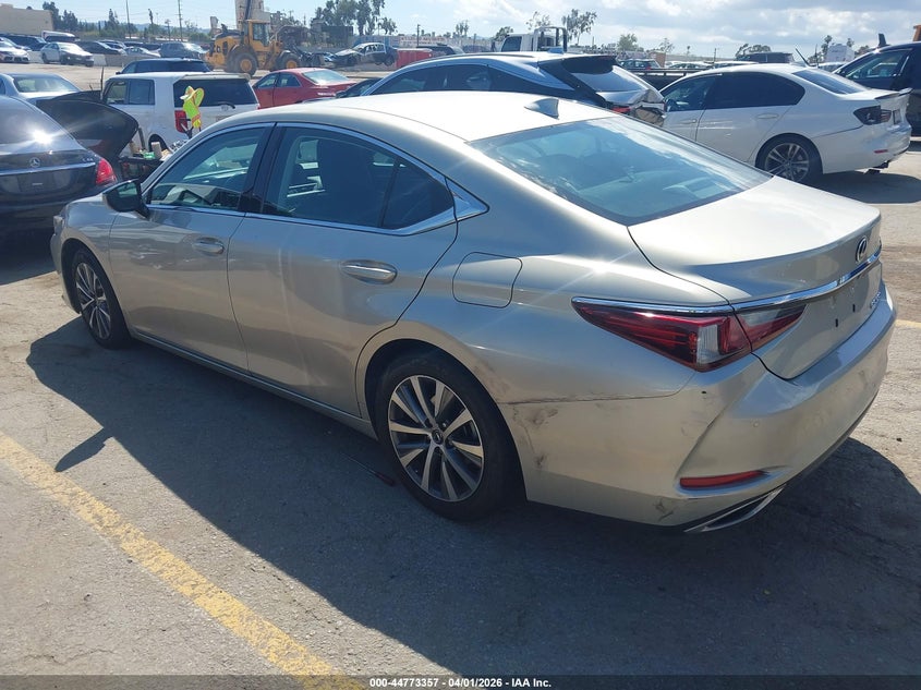 2019 Lexus ES