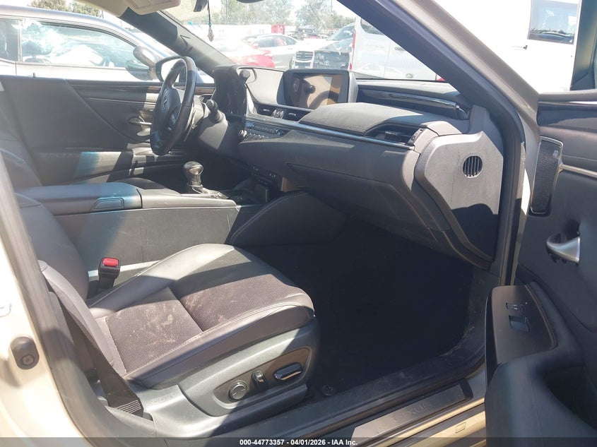 2019 Lexus ES