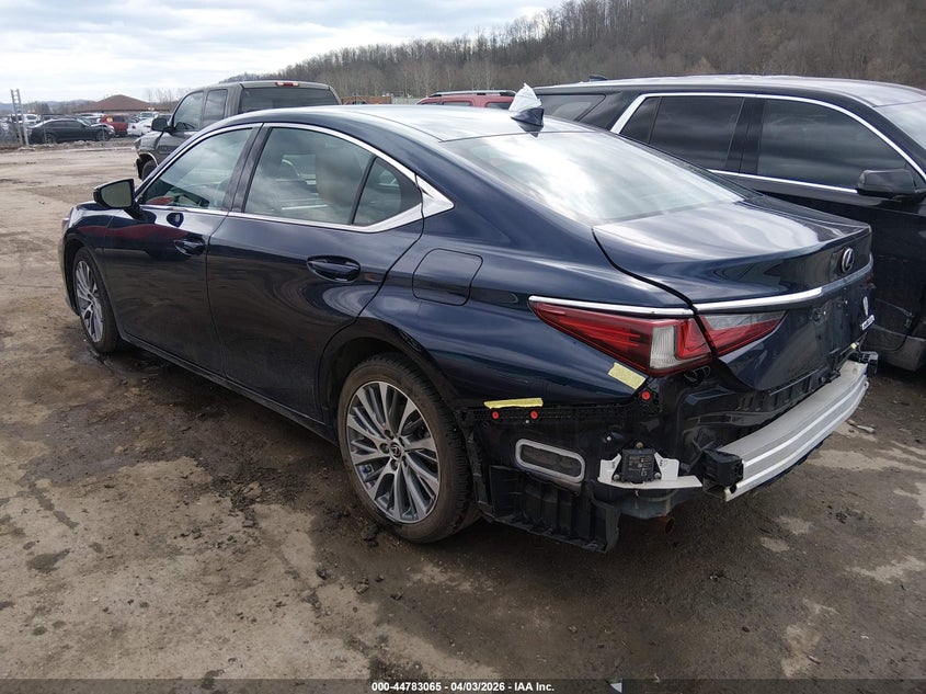 2019 Lexus ES
