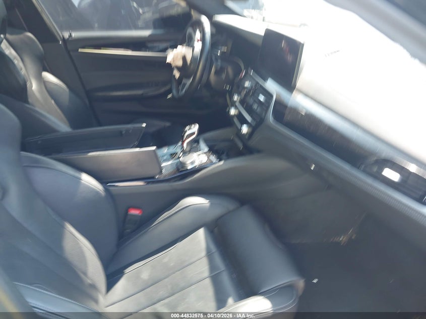 2021 BMW M5
