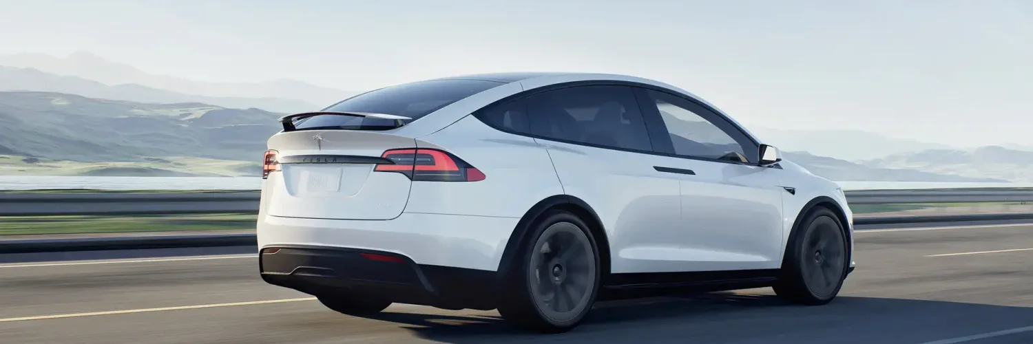 2022-Tesla-Model-X-Plaid-002-1600